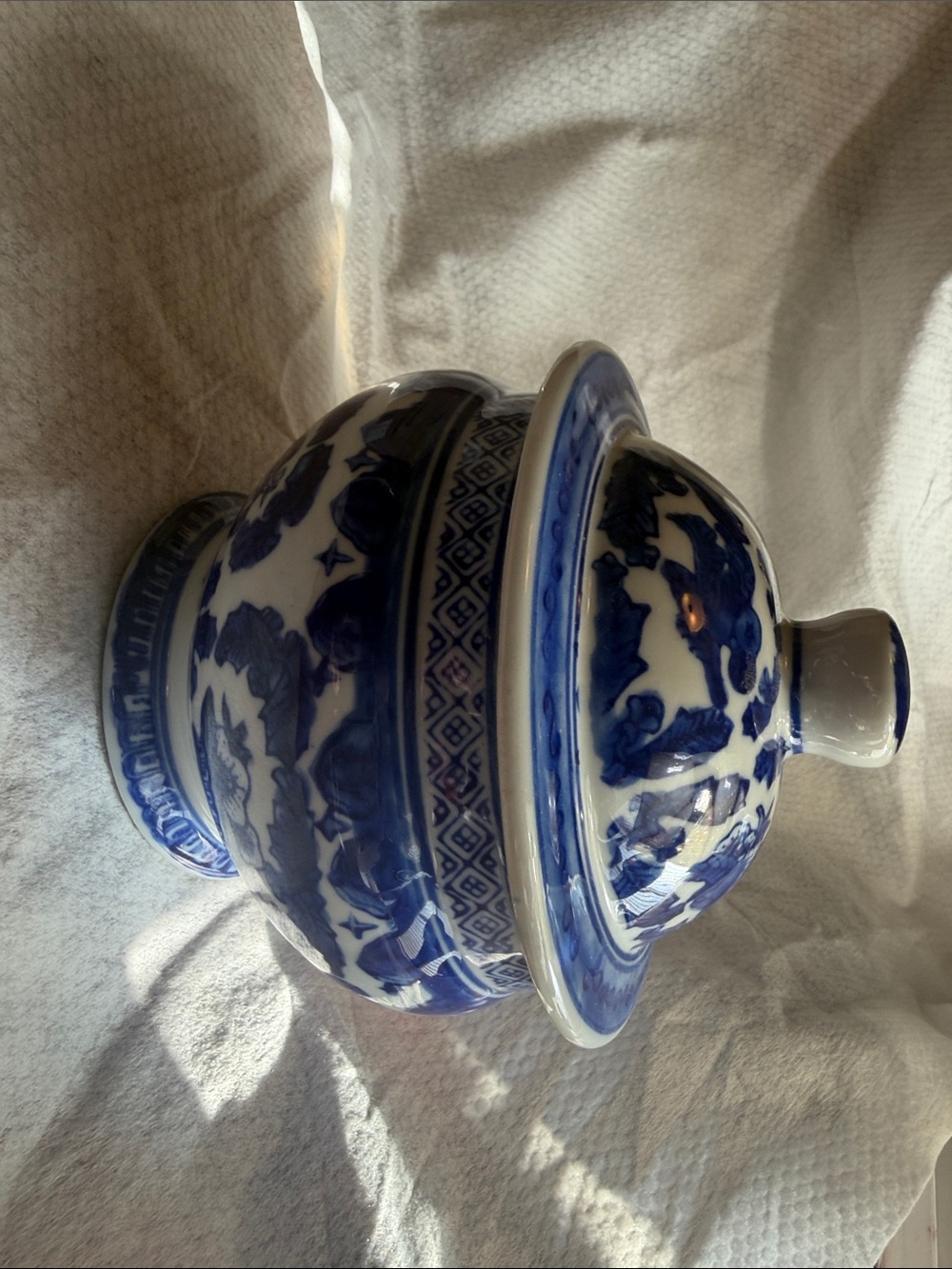Blue White Round Floral Ceramic Footed Jar Urn Lid Decorative China Chinoiserie - Picture 7 of 7